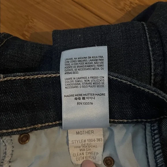 MOTHER rascal jean in “clean sweep”  size 26 mid rise jeans - Picture 7 of 10